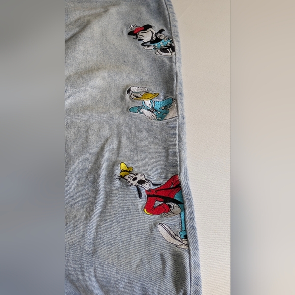 Disney Mickey Mouse & Friends HR Mom Jeans Blue Embroidered Sz Junior 9 W 8 - Picture 11 of 16